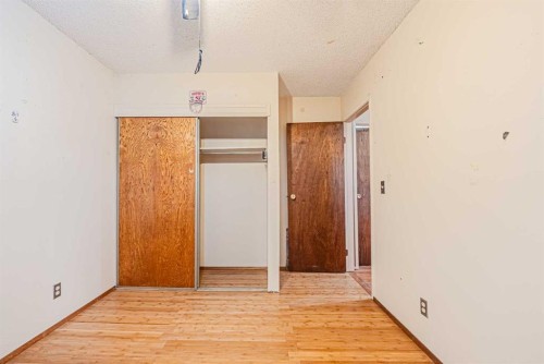 171 Castlebrook Rise Ne, Calgary, AB - Indoor Photo Showing Other Room