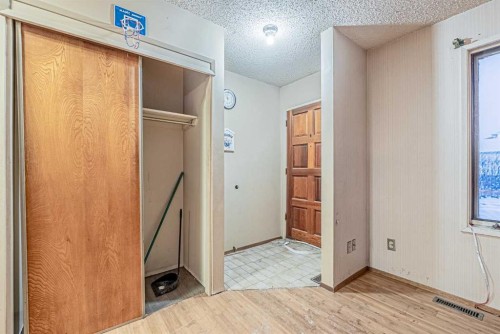 171 Castlebrook Rise Ne, Calgary, AB - Indoor Photo Showing Other Room