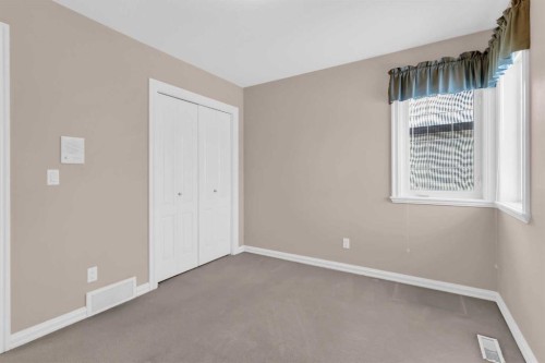 155 Lakeview Cove, Chestermere, AB - Indoor Photo Showing Other Room