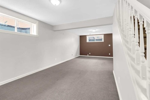 155 Lakeview Cove, Chestermere, AB - Indoor Photo Showing Other Room