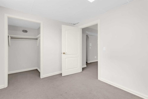 155 Lakeview Cove, Chestermere, AB - Indoor Photo Showing Other Room