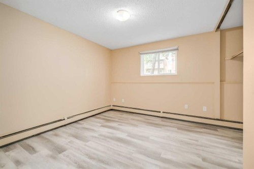 803-11620 Elbow Drive Sw, Calgary, AB - Indoor Photo Showing Other Room