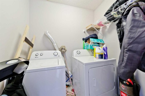 1141 35 Street Se, Calgary, AB - Indoor Photo Showing Laundry Room