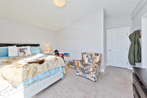 1141 35 Street Se, Calgary, AB - Indoor Photo Showing Bedroom