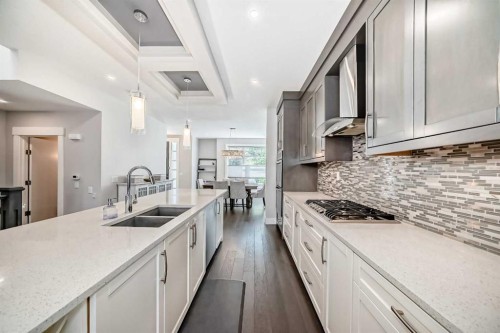 2808 39 Street Sw, Calgary, AB - Indoor Photo Showing Kitchen With Double Sink With Upgraded Kitchen