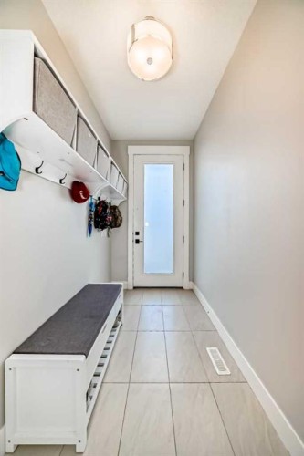 2808 39 Street Sw, Calgary, AB - Indoor Photo Showing Other Room