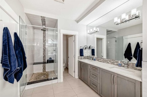2808 39 Street Sw, Calgary, AB - Indoor Photo Showing Bathroom