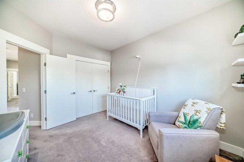 2808 39 Street Sw, Calgary, AB - Indoor Photo Showing Bedroom
