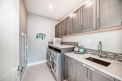 2808 39 Street Sw, Calgary, AB - Indoor Photo Showing Laundry Room