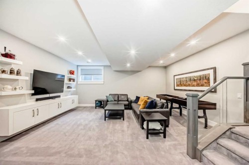 2808 39 Street Sw, Calgary, AB - Indoor