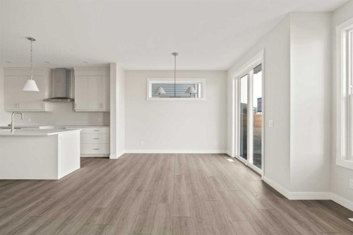 268 Calhoun Crescent Ne, Calgary, AB - Indoor Photo Showing Kitchen