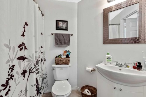 155 Cimarron Grove Circle, Okotoks, AB - Indoor Photo Showing Bathroom