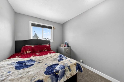214 Martinwood Place Ne, Calgary, AB - Indoor Photo Showing Bedroom