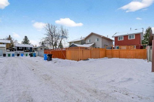 214 Martinwood Place Ne, Calgary, AB - Outdoor