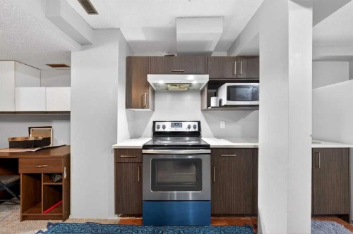 214 Martinwood Place Ne, Calgary, AB - Indoor Photo Showing Kitchen