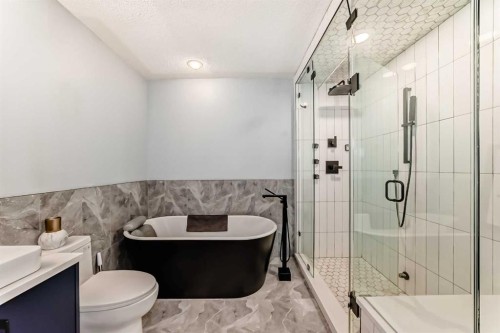 343 Deer Side Place Se, Calgary, AB - Indoor Photo Showing Bathroom
