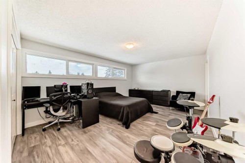 343 Deer Side Place Se, Calgary, AB - Indoor Photo Showing Other Room