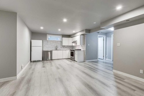 94 New Brighton Circle Se, Calgary, AB - Indoor Photo Showing Kitchen