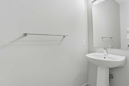 91 Evanscrest Way Nw, Calgary, AB - Indoor Photo Showing Bathroom