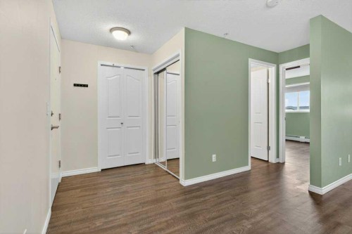 4316-10 Prestwick Bay Se, Calgary, AB - Indoor Photo Showing Other Room