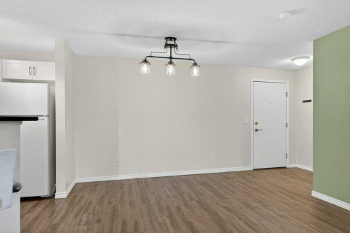 4316-10 Prestwick Bay Se, Calgary, AB - Indoor