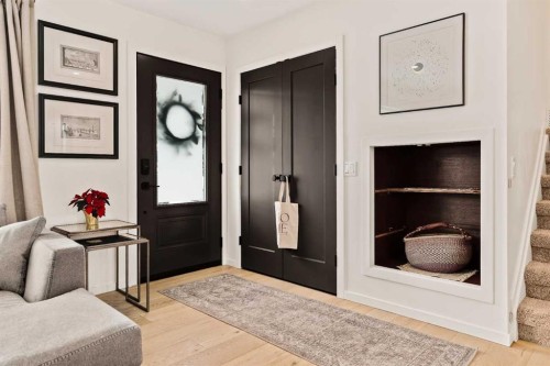 212 Vantage Place Nw, Calgary, AB - Indoor Photo Showing Other Room