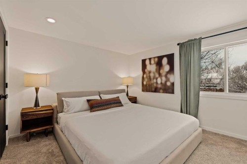 212 Vantage Place Nw, Calgary, AB - Indoor Photo Showing Bedroom