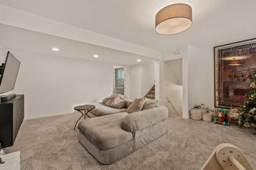 212 Vantage Place Nw, Calgary, AB - Indoor