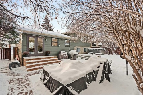 212 Vantage Place Nw, Calgary, AB - Outdoor