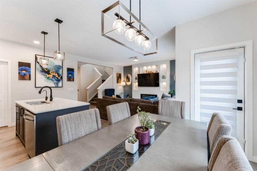 1425 Chinook Gate Glen Sw, Airdrie, AB - Indoor Photo Showing Dining Room