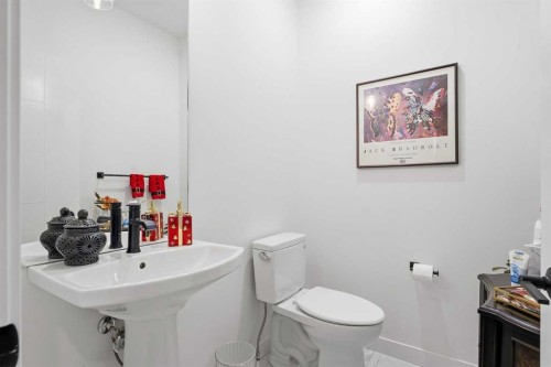 119 Marina Cove Se, Calgary, AB - Indoor Photo Showing Bathroom