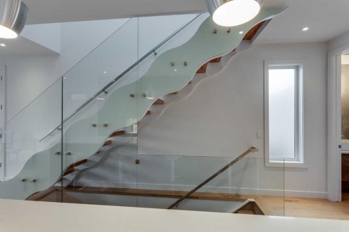 2136 53 Avenue Sw, Calgary, AB - Indoor Photo Showing Other Room