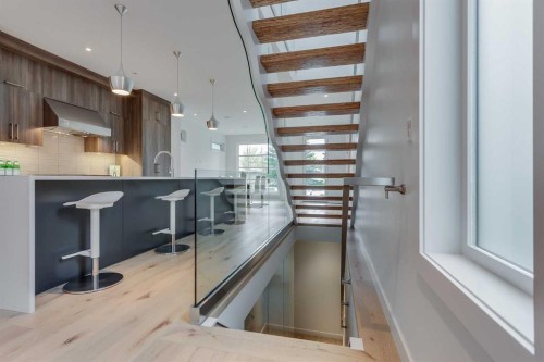 2136 53 Avenue Sw, Calgary, AB - Indoor Photo Showing Kitchen With Upgraded Kitchen