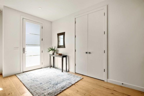 2136 53 Avenue Sw, Calgary, AB - Indoor Photo Showing Other Room