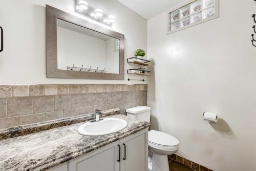 412 Mckerrell Place Se, Calgary, AB - Indoor Photo Showing Bathroom