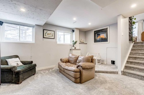 412 Mckerrell Place Se, Calgary, AB - Indoor