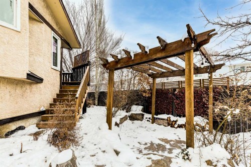 412 Mckerrell Place Se, Calgary, AB - Outdoor