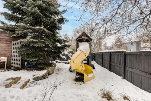 412 Mckerrell Place Se, Calgary, AB - Outdoor