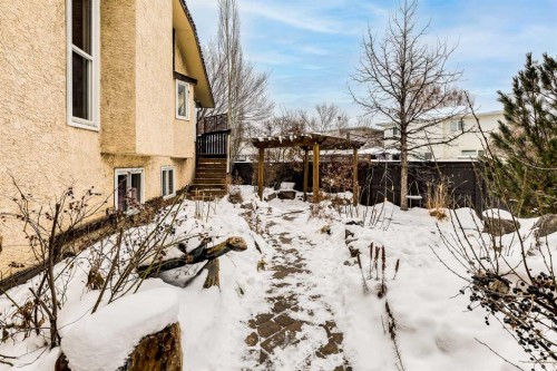 412 Mckerrell Place Se, Calgary, AB - Outdoor