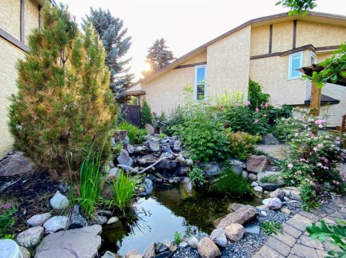 412 Mckerrell Place Se, Calgary, AB - Outdoor