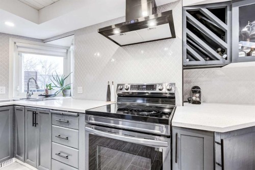 412 Mckerrell Place Se, Calgary, AB - Indoor Photo Showing Kitchen