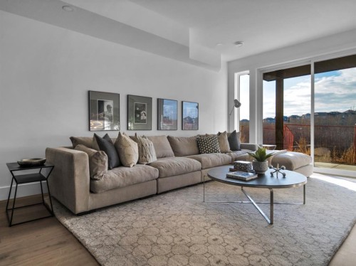 27 Royal Birch Cove Nw, Calgary, AB - Indoor Photo Showing Living Room