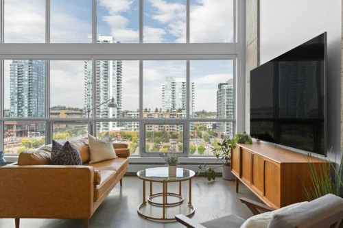 510-535 8 Avenue Se, Calgary, AB - Indoor Photo Showing Living Room