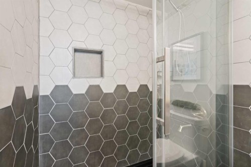 510-535 8 Avenue Se, Calgary, AB - Indoor Photo Showing Bathroom