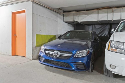 510-535 8 Avenue Se, Calgary, AB - Indoor Photo Showing Garage