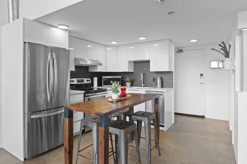 510-535 8 Avenue Se, Calgary, AB - Indoor Photo Showing Kitchen With Stainless Steel Kitchen With Upgraded Kitchen
