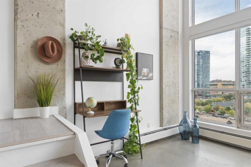 510-535 8 Avenue Se, Calgary, AB - Indoor Photo Showing Office