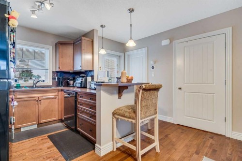 3 Royal Oak Plaza Nw, Calgary, AB - Indoor Photo Showing Kitchen