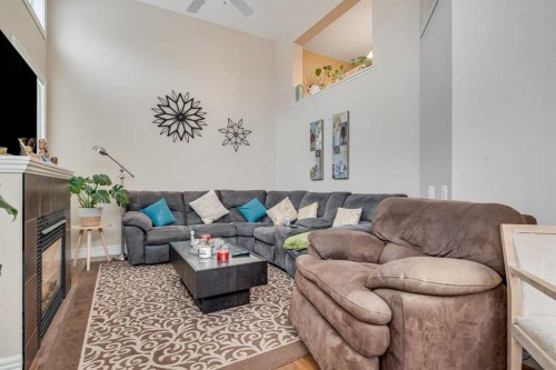 3 Royal Oak Plaza Nw, Calgary, AB - Indoor Photo Showing Living Room