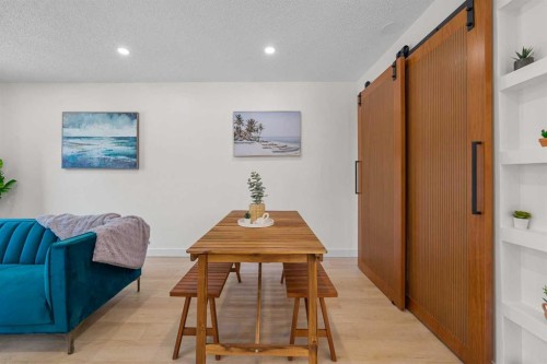 966 Berkley Drive Nw, Calgary, AB - Indoor